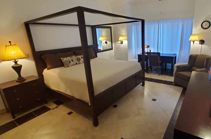 ocean-one-4-bedroom-beach-rental-cabarete-master-suite-interior
