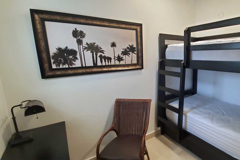 condo-for-rental-in-ocean-one-community-beachfront-cabaret-bedroom-4-bed-desk-view