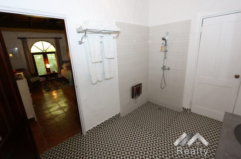 modern-bathroom-in-this-villa-for-sale-in-cabarete-life-style