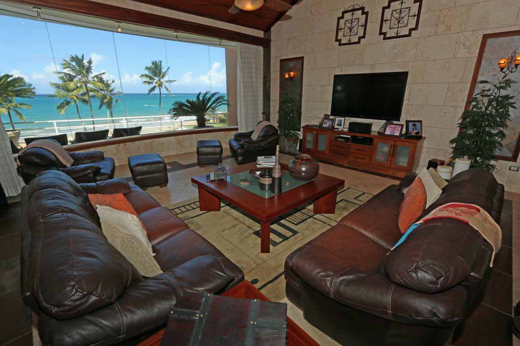 ocean-dream-penthouse-featured-living-room-ocean-view