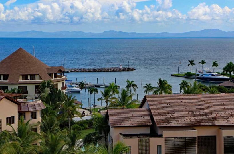 puerto-bahia-penthouse-for-sale-in-Valle-Alto-view-to-the-marina