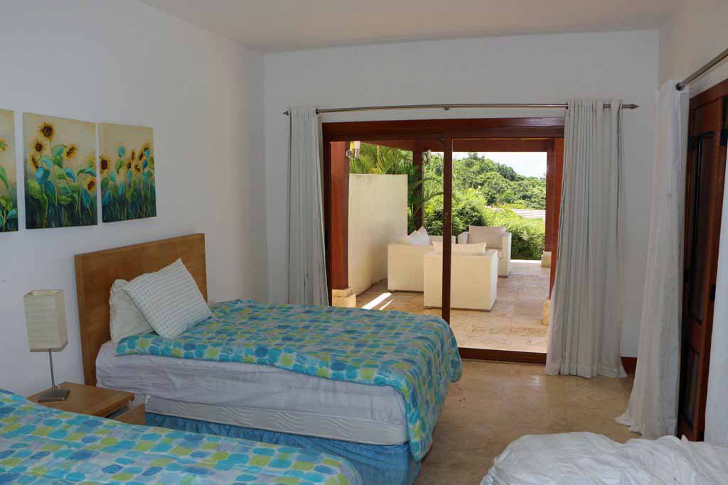 puerto-bahia-luxury-villa-montana-for-sale-interior-view-beds