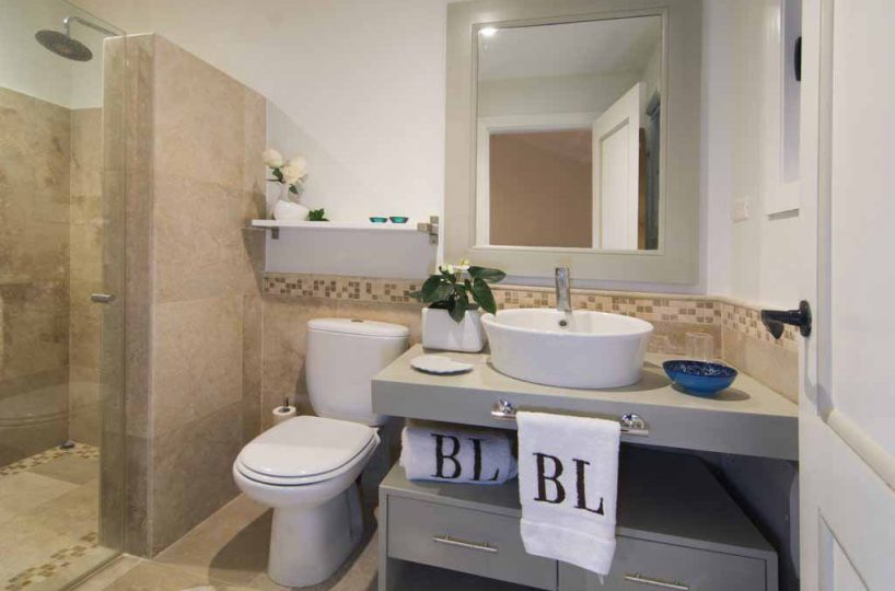 puerto-bahia-luxury-villa-montana-for-sale-bathroom