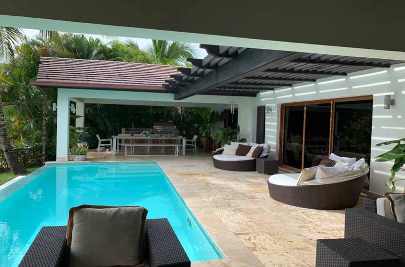puerto-bahia-samana-luxury-villa-mountain-for-sale -pool-lounge-views
