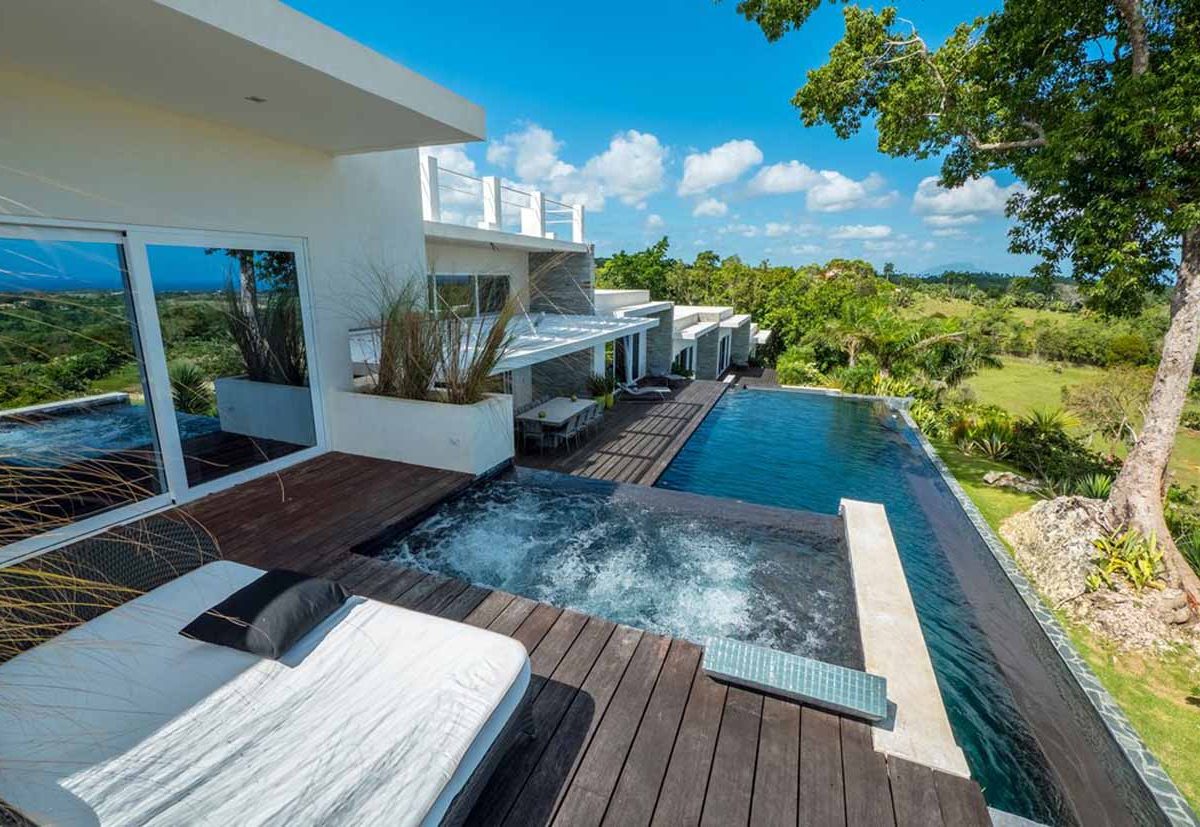 luxury-villa-in-private-community-in-sosua-for-sale-swimming-pool-terrace