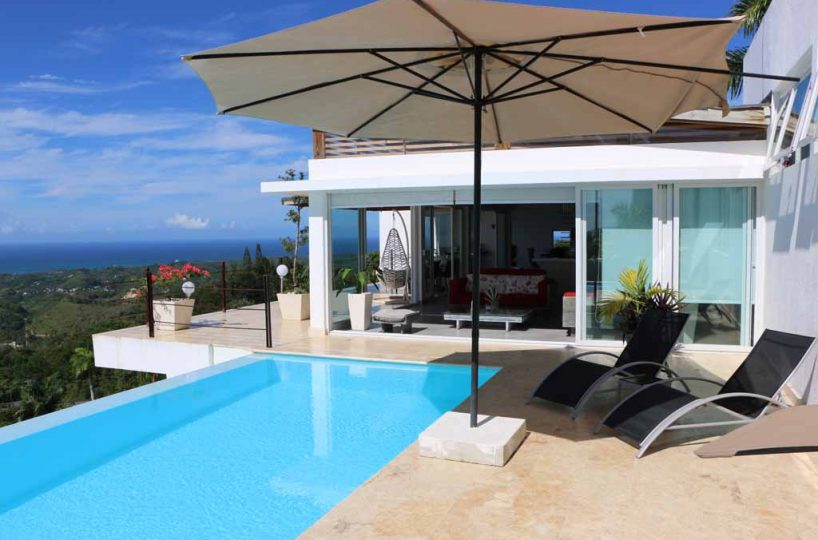Villa-Bellevista-Pool-Umbrella